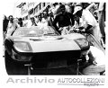 194 Ford GT 40 roadster  J.Whitmore - B.Bondurand Box (8)